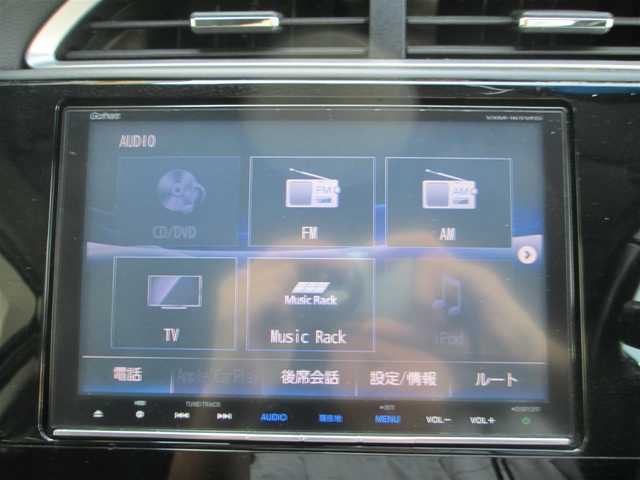 ホンダ シャトル ハイブリッド Z スタイルエディション 千葉県 2016(平28)年 6.6万km ホワイトオーキッドパール 純正8インチナビ、フルセグTV/バックカメラ/オーディオ【CD/SD/BT/DVD】/ナビ装着用スペシャルパッケージ/コンフォートビューパッケージ/あんしんパッケージ/LEDヘッドライト&フォグランプ/純正16インチAW/ウィンカードアミラー/ルーフレール/純正ドライブレコーダー/クルーズコントロール/ハーフレザーシート/前席シートヒーター/ビルトインETC/新車整備手帳/取扱説明書/スペアキー/ホンダ記録簿R1.3.5年度有り。