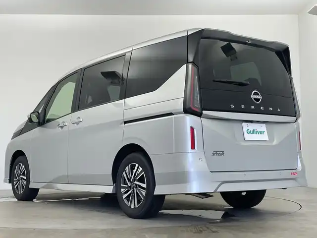 日産 セレナ ハイウェイスター V 鹿児島県 2024(令6)年 0.1万km ブリリアントシルバー 純正12.3インチディスプレイナビ/(フルセグTV/BT)/プロパイロット/アラウンドビューモニター/エマージェンシーブレーキ/パドルシフト/コーナーセンサー/両側パワースライドドア/ETC2.0/シートヒーター/オートホールド/インテリジェントルームミラー/HDMI/USBポート/タイプC/純正LEDヘッドライト/純正16インチアルミホイール/プッシュスタート/スマートキー