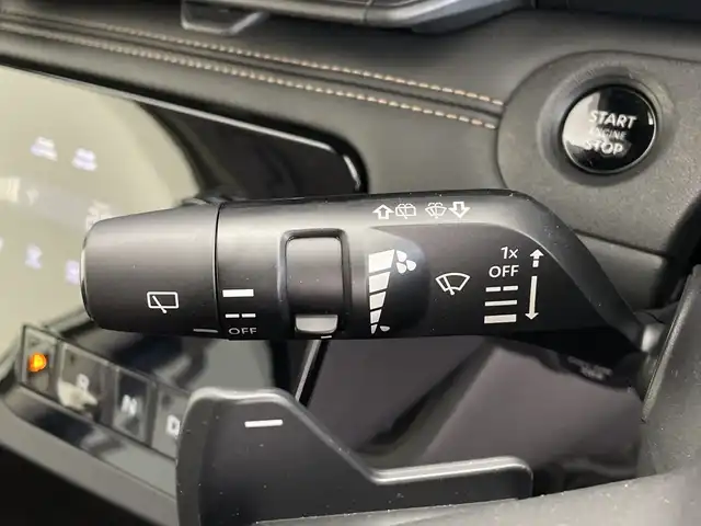 日産 セレナ ハイウェイスター V 鹿児島県 2024(令6)年 0.1万km ブリリアントシルバー 純正12.3インチディスプレイナビ/(フルセグTV/BT)/プロパイロット/アラウンドビューモニター/エマージェンシーブレーキ/パドルシフト/コーナーセンサー/両側パワースライドドア/ETC2.0/シートヒーター/オートホールド/インテリジェントルームミラー/HDMI/USBポート/タイプC/純正LEDヘッドライト/純正16インチアルミホイール/プッシュスタート/スマートキー