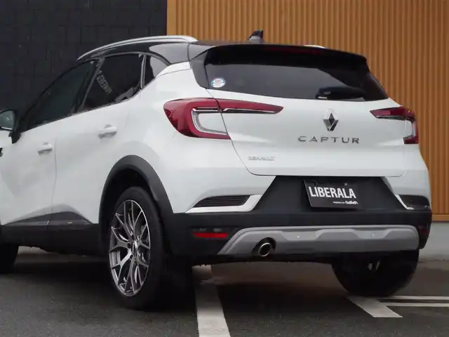 ルノー ルノー キャプチャー インテンス テックパック 埼玉県 2021(令3)年 3.4万km パール ブラックレザーシート/アダプティブクルーズコントロール/CarPlay/パークセンサー/ブラインドスポットモニター/全周囲カメラ/ETC/シートヒーター/ステアリングヒーター/RAYSアルミホイール/Bluetooth