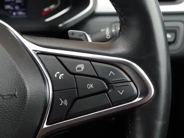 ルノー ルノー キャプチャー インテンス テックパック 埼玉県 2021(令3)年 3.4万km パール ブラックレザーシート/アダプティブクルーズコントロール/CarPlay/パークセンサー/ブラインドスポットモニター/全周囲カメラ/ETC/シートヒーター/ステアリングヒーター/RAYSアルミホイール/Bluetooth