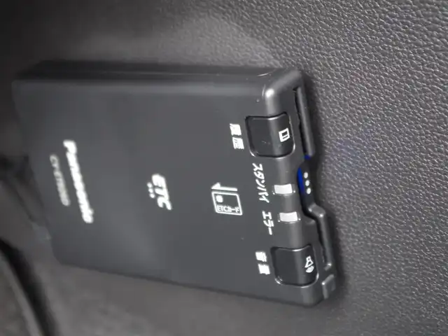 ルノー ルノー キャプチャー インテンス テックパック 埼玉県 2021(令3)年 3.4万km パール ブラックレザーシート/アダプティブクルーズコントロール/CarPlay/パークセンサー/ブラインドスポットモニター/全周囲カメラ/ETC/シートヒーター/ステアリングヒーター/RAYSアルミホイール/Bluetooth