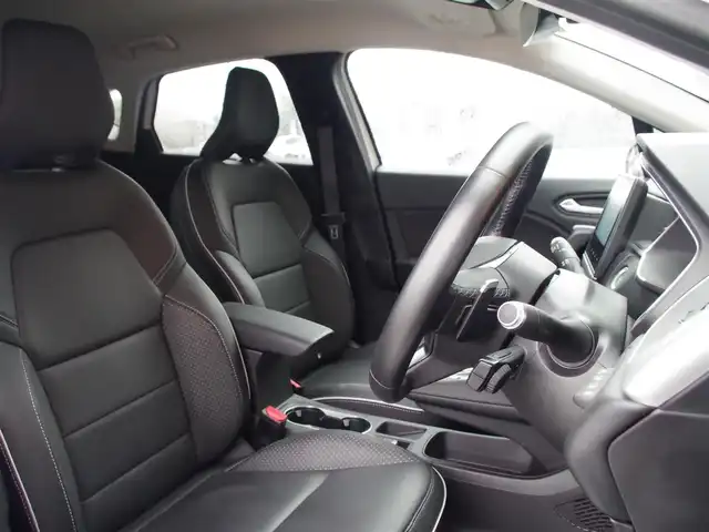 ルノー ルノー キャプチャー インテンス テックパック 埼玉県 2021(令3)年 3.4万km パール ブラックレザーシート/アダプティブクルーズコントロール/CarPlay/パークセンサー/ブラインドスポットモニター/全周囲カメラ/ETC/シートヒーター/ステアリングヒーター/RAYSアルミホイール/Bluetooth