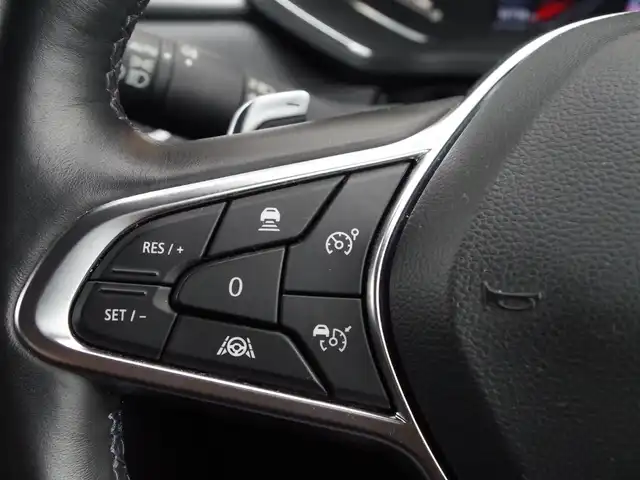 ルノー ルノー キャプチャー インテンス テックパック 埼玉県 2021(令3)年 3.4万km パール ブラックレザーシート/アダプティブクルーズコントロール/CarPlay/パークセンサー/ブラインドスポットモニター/全周囲カメラ/ETC/シートヒーター/ステアリングヒーター/RAYSアルミホイール/Bluetooth