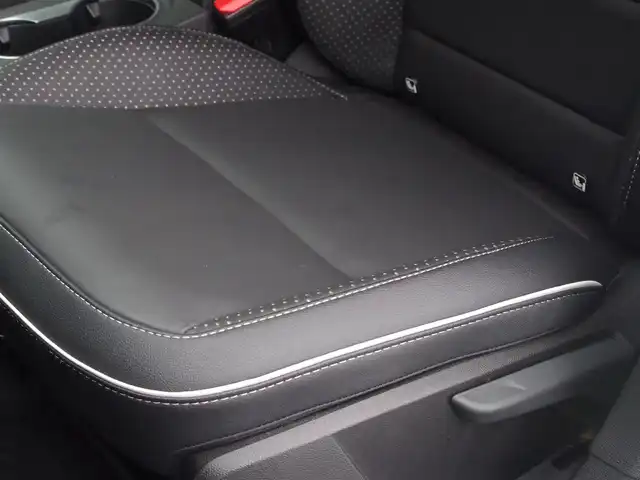 ルノー ルノー キャプチャー インテンス テックパック 埼玉県 2021(令3)年 3.4万km パール ブラックレザーシート/アダプティブクルーズコントロール/CarPlay/パークセンサー/ブラインドスポットモニター/全周囲カメラ/ETC/シートヒーター/ステアリングヒーター/RAYSアルミホイール/Bluetooth