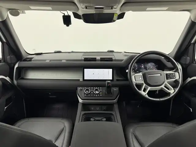 ランドローバー ランドローバー ディフェンダー 110S 愛知県 2023(令5)年 3.6万km フジホワイト 純正オプションエアサス/ブラックエクステリアパック/コールドクライメートコンビニエンス/フィックスドサイドステップ/リアオートエアコン/ルーフレール/レザーシート/ヘッドアップディスプレイ/純正ディスプレイナビ/・Bluetooth/・Applecarplay/・androidauto/全方位カメラ/ドライブレコーダー/レーダークルーズコントロール/革巻きステアリング/ステアリングリモコン/ステアリングヒーター/純正ラバーマット/typeC/USBポート/BSM/MTモード付き/純正19インチAW/社外AW付き冬タイヤ4本車載