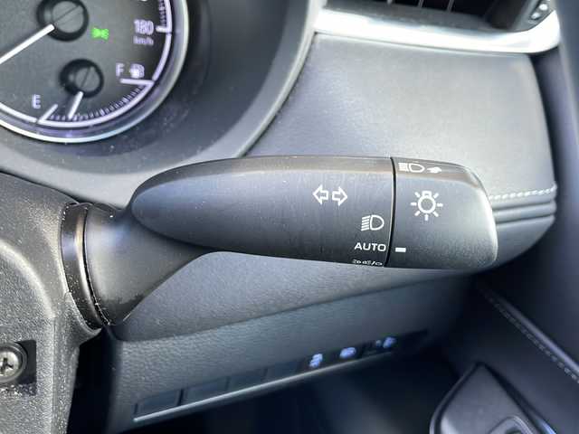 トヨタ ハリアー S 静岡県 2020(令2)年 6.3万km ブラック 純正ナビ/・ラジオ/USB/Bluetooth/Miracast/HDMI/主要装備/・レーダークルーズコントロール　/・ドライブレコーダー　/・ＥＴＣ　/・ステアリングリモコン　/・ヒーテッドドアミラー　/・レーンキープアシスト　/・コーナーセンサー　/・バックカメラ　/・オートハイビーム　/・オートライト/・ホールド/・プリクラッシュセーフティー/・SOSコール/・プッシュスタート/・スマートキー/・社外レザーシート