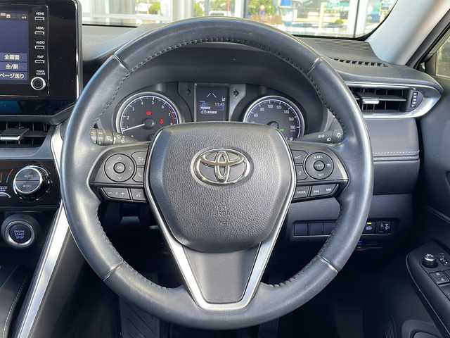 トヨタ ハリアー S 静岡県 2020(令2)年 6.3万km ブラック 純正ナビ/・ラジオ/USB/Bluetooth/Miracast/HDMI/主要装備/・レーダークルーズコントロール　/・ドライブレコーダー　/・ＥＴＣ　/・ステアリングリモコン　/・ヒーテッドドアミラー　/・レーンキープアシスト　/・コーナーセンサー　/・バックカメラ　/・オートハイビーム　/・オートライト/・ホールド/・プリクラッシュセーフティー/・SOSコール/・プッシュスタート/・スマートキー/・社外レザーシート