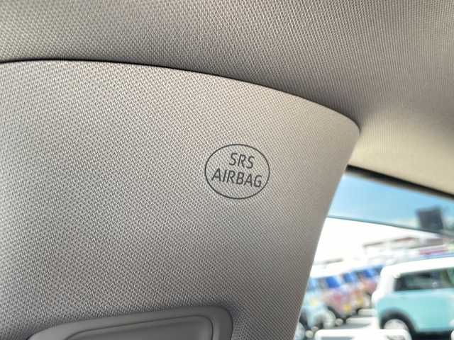 トヨタ ハリアー S 静岡県 2020(令2)年 6.3万km ブラック 純正ナビ/・ラジオ/USB/Bluetooth/Miracast/HDMI/主要装備/・レーダークルーズコントロール　/・ドライブレコーダー　/・ＥＴＣ　/・ステアリングリモコン　/・ヒーテッドドアミラー　/・レーンキープアシスト　/・コーナーセンサー　/・バックカメラ　/・オートハイビーム　/・オートライト/・ホールド/・プリクラッシュセーフティー/・SOSコール/・プッシュスタート/・スマートキー/・社外レザーシート