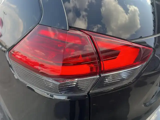 日産 エクストレイル 20X エクストリーマーX 秋田県 2018(平30)年 11.8万km ダイヤモンドブラック ４WD/インテリジェントエマージェンシーブレーキ/LEDヘッドライト/純正メモリナビ（DVD/CD/BT)/フルセグ/バックカメラ/日産純正１８インチアルミ（夏タイヤ装着）/スマートキー/純正エンジンスターター/アイドリングストップ/プッシュスタート/コーナーセンサー/ダウンヒルアシストコントロール/ステアリングスイッチ/電動リアゲート/ビルトインETC/センターデフロック/純正フロアマット/純正ドアバイザー/オートライト/オートエアコン/パワーステアリング/パワーウィンドウ/横滑り防止/盗難防止装置/寒冷地仕様/電動格納ウィンカーミラー/保証書/取扱説明書/記録簿/スペアキー×１