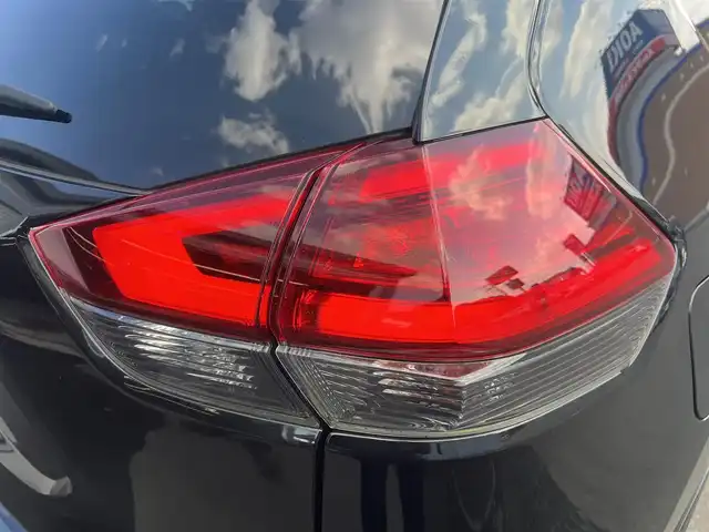 日産 エクストレイル 20X エクストリーマーX 秋田県 2018(平30)年 11.8万km ダイヤモンドブラック ４WD/インテリジェントエマージェンシーブレーキ/LEDヘッドライト/純正メモリナビ（DVD/CD/BT)/フルセグ/バックカメラ/日産純正１８インチアルミ（夏タイヤ装着）/スマートキー/純正エンジンスターター/アイドリングストップ/プッシュスタート/コーナーセンサー/ダウンヒルアシストコントロール/ステアリングスイッチ/電動リアゲート/ビルトインETC/センターデフロック/純正フロアマット/純正ドアバイザー/オートライト/オートエアコン/パワーステアリング/パワーウィンドウ/横滑り防止/盗難防止装置/寒冷地仕様/電動格納ウィンカーミラー/保証書/取扱説明書/記録簿/スペアキー×１