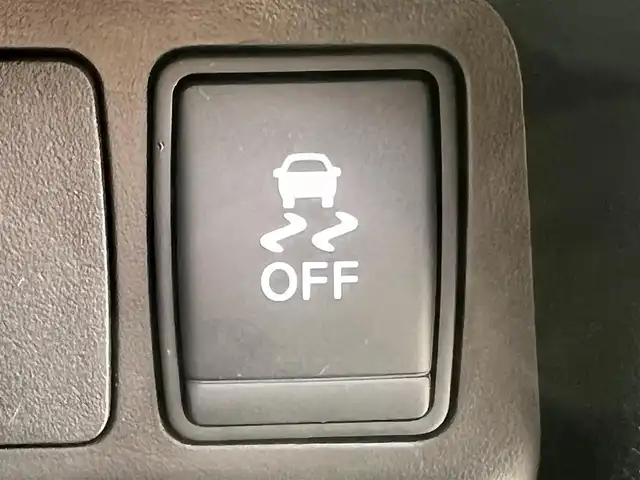 日産 エクストレイル 20X エクストリーマーX 秋田県 2018(平30)年 11.8万km ダイヤモンドブラック ４WD/インテリジェントエマージェンシーブレーキ/LEDヘッドライト/純正メモリナビ（DVD/CD/BT)/フルセグ/バックカメラ/日産純正１８インチアルミ（夏タイヤ装着）/スマートキー/純正エンジンスターター/アイドリングストップ/プッシュスタート/コーナーセンサー/ダウンヒルアシストコントロール/ステアリングスイッチ/電動リアゲート/ビルトインETC/センターデフロック/純正フロアマット/純正ドアバイザー/オートライト/オートエアコン/パワーステアリング/パワーウィンドウ/横滑り防止/盗難防止装置/寒冷地仕様/電動格納ウィンカーミラー/保証書/取扱説明書/記録簿/スペアキー×１