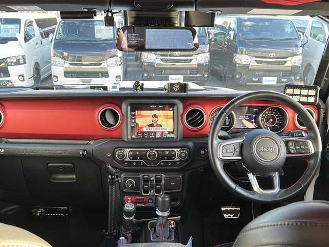 クライスラー・ジープ ジープ ラングラー アンリミテッド ルビコン 静岡県 2020(令2)年 0.6万km 白 /ワンオーナー//純正ナビ/地デジTV//社外CD//Bleutooth//FOX足回り2インチアップ//JAOSマフラー//PEDALCOMMNDER//USバンパー//レザーシート//シートヒーター//社外17インチAW//LEDヘッドライト//スマートキー//スペアキー//保証書//取説