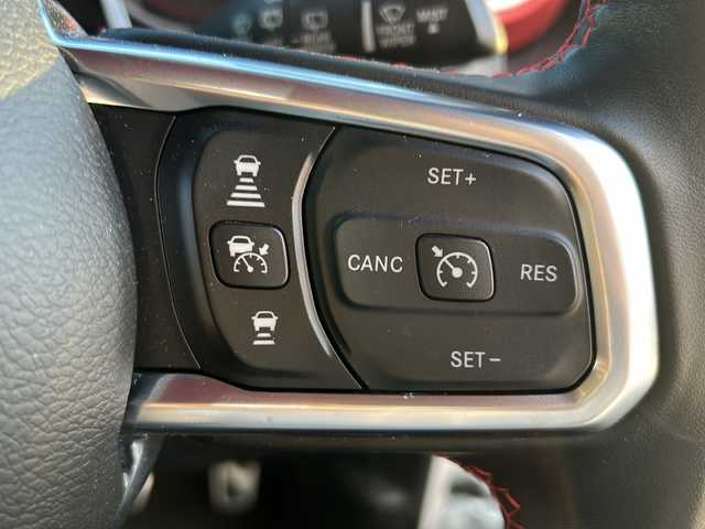 クライスラー・ジープ ジープ ラングラー アンリミテッド ルビコン 静岡県 2020(令2)年 0.6万km 白 /ワンオーナー//純正ナビ/地デジTV//社外CD//Bleutooth//FOX足回り2インチアップ//JAOSマフラー//PEDALCOMMNDER//USバンパー//レザーシート//シートヒーター//社外17インチAW//LEDヘッドライト//スマートキー//スペアキー//保証書//取説