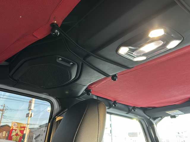 クライスラー・ジープ ジープ ラングラー アンリミテッド ルビコン 静岡県 2020(令2)年 0.6万km 白 /ワンオーナー//純正ナビ/地デジTV//社外CD//Bleutooth//FOX足回り2インチアップ//JAOSマフラー//PEDALCOMMNDER//USバンパー//レザーシート//シートヒーター//社外17インチAW//LEDヘッドライト//スマートキー//スペアキー//保証書//取説