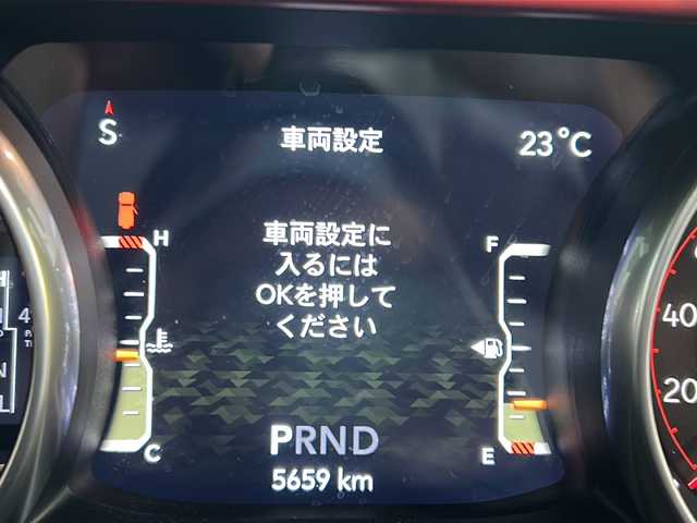 クライスラー・ジープ ジープ ラングラー アンリミテッド ルビコン 静岡県 2020(令2)年 0.6万km 白 /ワンオーナー//純正ナビ/地デジTV//社外CD//Bleutooth//FOX足回り2インチアップ//JAOSマフラー//PEDALCOMMNDER//USバンパー//レザーシート//シートヒーター//社外17インチAW//LEDヘッドライト//スマートキー//スペアキー//保証書//取説