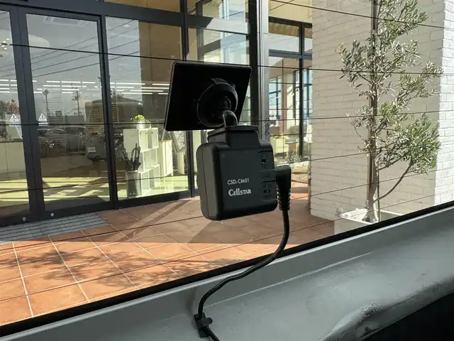 ダイハツ ミラ イース L 高知県 2015(平27)年 9.3万km ホワイト (株)IDOMが運営する【じしゃロン高知店】の自社ローン対象車両になります。こちらは現金ご利用時の価格です。自社ローンご希望の方は別途その旨お申付け下さい。/純正オーディオ/アイドリングストップ/ドラレコ前後/ETC/フロアマット/ドアバイザー