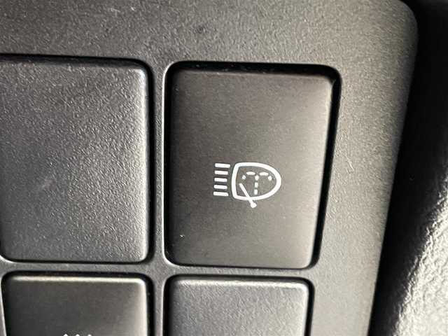 トヨタ ランドクルーザー プラド TX 岩手県 2015(平27)年 8万km ホワイトパールクリスタルシャイン ４WD/モデリスタフロントスポイラー/ディーゼルターボ/センターデフロック/ダウンヒルアシスト/MTモード付AT/横滑り防止装置/ストラーダナビ/フルセグTV/バックカメラ/ドライブレコーダー/ETC/ヘッドライトウォッシャー/トノカバー/オートライト/LEDヘッドランプ/フォグランプ/純正１７インチアルミホイール/純正フロアマット