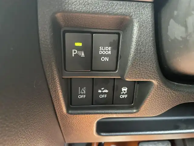 スズキ スペーシア カスタム HYBRID GS 鳥取県 2018(平30)年 9.8万km ピュアホワイトP (株)IDOMが運営する【じしゃロン鳥取店】の自社ローン対象車両になります。こちらは現金ご利用時の価格です。自社ローンご希望の方は別途その旨お申付け下さい。/４WD/純正ナビ（KXM-E503W）/・フルセグTV/・AM/FM/・CD/DVD/・Bluetooth接続/片側パワースライドドア/バックカメラ/純正フロアマット/プッシュスタート/ETC/純正アルミホイール