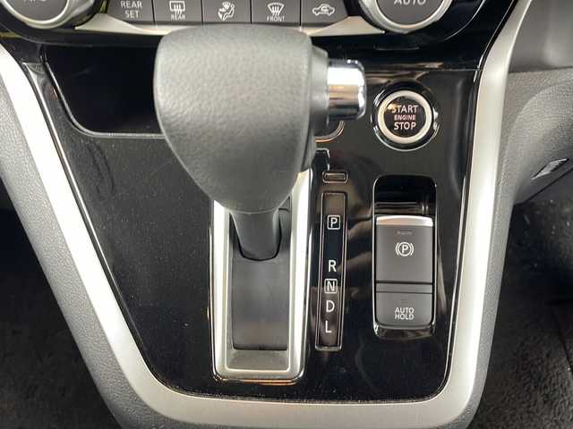 日産 セレナ ハイウェイスター プロパイロットED 愛知県 2017(平29)年 6.1万km ブリリアントホワイトパール 純正9インチSDナビゲーション/CD DVD フルセグTV Bluetooth/純正フリップダウンモニター/バックカメラETC/プロパイロット/ドライブレコーダー/エマジェンシーブレーキ/レーンキープアシスト/両側パワースライドドア/アイドリングストップ/横滑り防止装置/LEDヘッドライト/オートライト/フォグライト/純正16インチアルミホイール/コーナーセンサー(前後)/ステアリングリモコン/ウィンカーミラー/電動格納ミラー/スマートキー/エンジンプッシュスタート/フロアマット/ドアバイザー