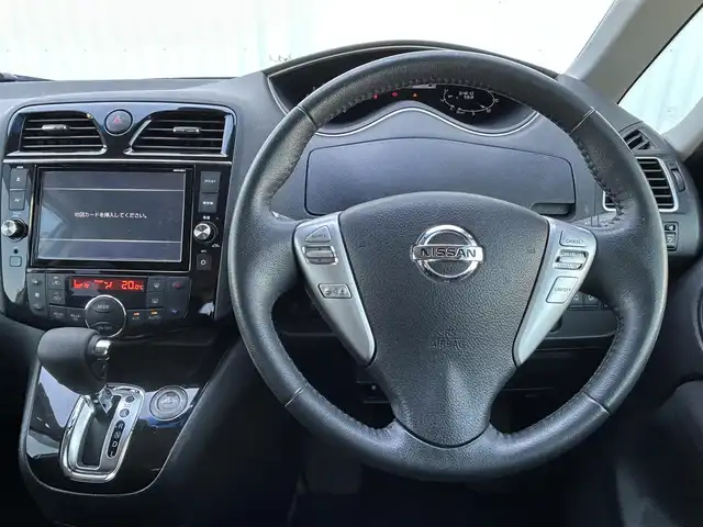 日産 セレナ HWS S HV Vセレ +SeftyⅡ 愛媛県 2016(平28)年 6.5万km ブリリアントホワイトパール 純正SDナビ/ビルトインETC/クルコン/フロントエアロ/スペアキー/LED/オートライト/フリップダウンモニター/コーナーセンサー/純正16インチアルミホイール/アラウンドビューモニター/両側パワースライドドア/レーンキープアシスト/プッシュスタート/衝突被害軽減システム/ABS/横滑り防止装置/純正フロアマット/チップアップシート