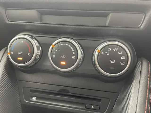 マツダ デミオ XD ツーリング 滋賀県 2015(平27)年 2.1万km スノーフレイクホワイトパールマイカ 純正SDナビ/　Bluetooth/CD/DVD/USB/AUX/フルセグTV/バックカメラ/クルーズコントロール/パドルシフト/衝突被害軽減システム/横滑り防止装置/ETC/LEDヘッドライト/オートライト/アイドリングストップ/純正16インチAW/スマートキー/スペアキー/保証書/取扱説明書