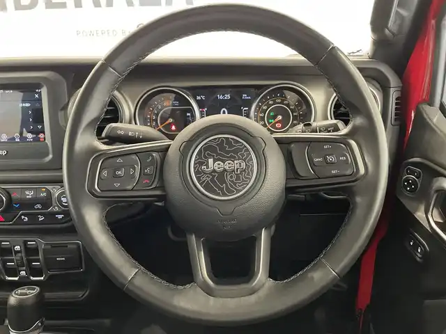 クライスラー・ジープ ジープ ラングラー アンリミテッド スポーツ 熊本県 2019(令1)年 5.5万km ファイアークラッカーレッド ・スマートキー/・プッシュスタート/・パーキングセンサー/・ヒルスタートアシスト/・クルーズコントロール/・純正ディスプレイオーディオ/　【Bluetooth・USB・AUX】/・バックカメラ＆左サイドカメラ/・ETC/・ハロゲンヘッドランプ/・LEDフォグランプ/・純正マット/・保証書/取説