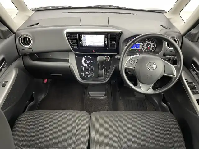 日産 デイズ ルークス ハイウェイスターX Gパッケージ 福岡県 2016(平28)年 4.2万km ブラック 純正ナビ（ＢＴ，フルセグＴＶ）　/全方位カメラ　/ＥＴＣ　/前方ドライブレコーダー　/エマージェンシーブレーキ　/横滑り防止装置　/アイドリングストップ　/両側電動スライドドア　/純正１５インチＡＷ　/プッシュスタート
