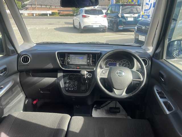 日産 デイズ ルークス ハイウェイスターX Gパッケージ 兵庫県 2016(平28)年 4.2万km ブラック ニッサン純正7インチ（MM316D-W）/・全方位カメラ/・フルセグＴＶ/DVD/・CD/BT/AM/FM/両側パワースライドドア/ＥＴＣ　/前方ドライブレコーダー　/エマージェンシーブレーキ　/横滑り防止装置　/アイドリングストップ　/純正１５インチＡＷ　/プッシュスタート/スマートキー/スペアキー1本