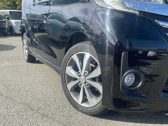 日産 デイズ ルークス ハイウェイスターX Gパッケージ 兵庫県 2016(平28)年 4.2万km ブラック ニッサン純正7インチ（MM316D-W）/・全方位カメラ/・フルセグＴＶ/DVD/・CD/BT/AM/FM/両側パワースライドドア/ＥＴＣ　/前方ドライブレコーダー　/エマージェンシーブレーキ　/横滑り防止装置　/アイドリングストップ　/純正１５インチＡＷ　/プッシュスタート/スマートキー/スペアキー1本