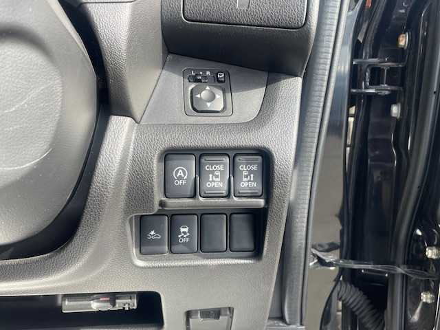 日産 デイズ ルークス ハイウェイスターX Gパッケージ 兵庫県 2016(平28)年 4.2万km ブラック ニッサン純正7インチ（MM316D-W）/・全方位カメラ/・フルセグＴＶ/DVD/・CD/BT/AM/FM/両側パワースライドドア/ＥＴＣ　/前方ドライブレコーダー　/エマージェンシーブレーキ　/横滑り防止装置　/アイドリングストップ　/純正１５インチＡＷ　/プッシュスタート/スマートキー/スペアキー1本