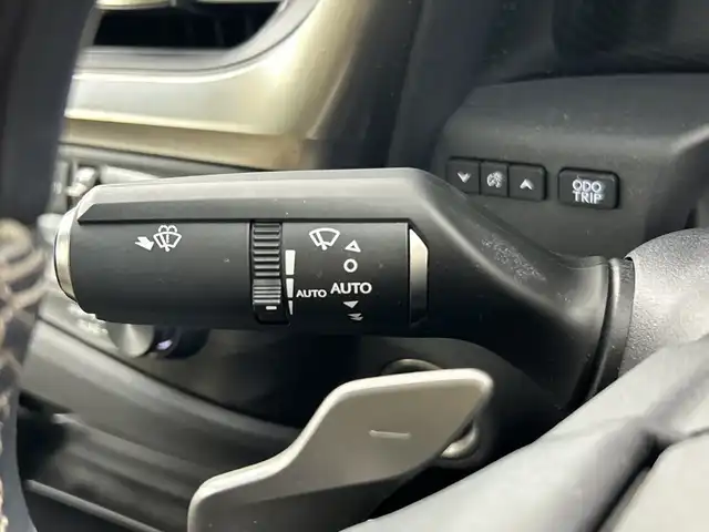 レクサス ＥＳ 300h 愛知県 2019(令1)年 1.5万km ソニッククォーツ ムーンルーフ/純正12.3インチワイドディスプレイ/・ナビ/・地デジTV/・プレミアムサウンドシステム(8スピーカー)/・USB端子/・バックガイドモニター/純正ドライブレコーダー　/L_tex（合皮）シート/・シートヒーター/・シートベンチレーション/３眼フルＬＥＤヘッドライト　/レクサスセーフティーシステムプラス/・プリクラッシュセーフティ/・レーントレーシングアシスト/・オートマチックハイビーム/・レーダークルーズコントロール/・ロードサインアシスト/メッキ枠付き18本バーフロントスピンドルグリル/10本スポーク17インチ純正アルミホイール/ドライブモードセレクト/8WAYパワーシート（運転席助手席）/純正サンシェード/オートブレーキホールド/アクセサリーソケット（センターコンソールリア）/寒冷地仕様
