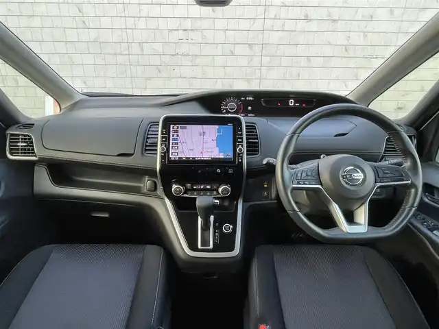 日産 セレナ ハイウェイスター Vセレクション 山口県 2017(平29)年 8.3万km ブリリアントホワイトパール 9型ナビ フルセグTV CD DVD BT BD/フリップダウンモニター/アラウンドビューモニター/コーナーセンサー/両側パワースライドドア/LEDオートヘッドライト/フォグライト/クルーズコントロール/ETC/スマートキー 2個/ドラレコ/パーキングアシスト/ハンズフリーオートスライドドア/衝突被害軽減ブレーキ/レーンアシスト/ステアリングリモコン/W サイド カーテン エアバッグ/禁煙車