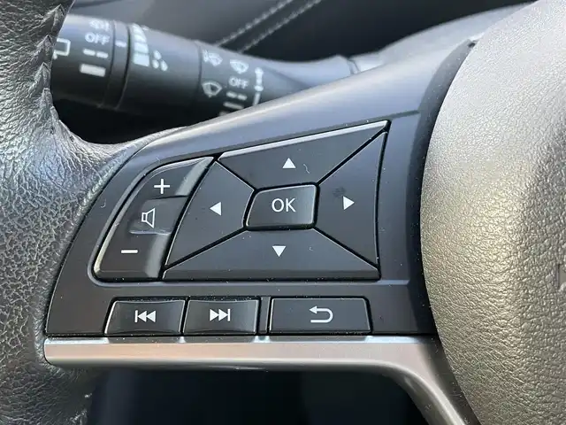 日産 セレナ ハイウェイスター Vセレクション 山口県 2017(平29)年 8.3万km ブリリアントホワイトパール 9型ナビ フルセグTV CD DVD BT BD/フリップダウンモニター/アラウンドビューモニター/コーナーセンサー/両側パワースライドドア/LEDオートヘッドライト/フォグライト/クルーズコントロール/ETC/スマートキー 2個/ドラレコ/パーキングアシスト/ハンズフリーオートスライドドア/衝突被害軽減ブレーキ/レーンアシスト/ステアリングリモコン/W サイド カーテン エアバッグ/禁煙車