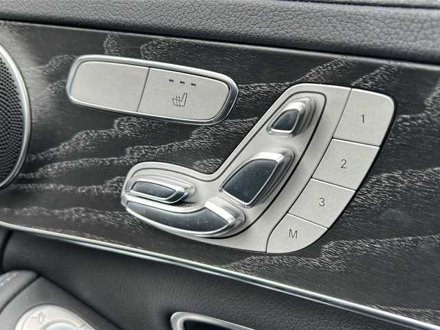 メルセデス・ベンツ Ｃ２５０ スポーツ 静岡県 2015(平27)年 4.7万km ヒヤシンスレッド 純正ナビ/・CD/DVD/SD/Bluetooth/・フルセグTV/主要装備/・クルーズコントロール　/・ＥＴＣ　/・テレスコピックステアリング　/・ＢＳＭ　/・パドルシフト/・純正フロアマット　/・レザーシート　/・シートヒーター　/・パワーシート　/・純正アルミホイール　/・オートライト　/・レーンキープアシスト/・フォグランプ/・LEDヘッドライト/・バックカメラ/・プッシュスタート/・スマートキー