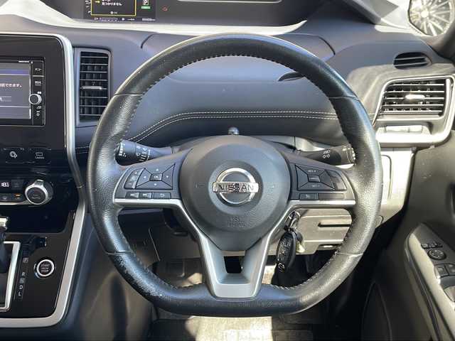 日産 セレナ ハイウェイスター V 長野県 2017(平29)年 7万km ブリリアントホワイトパール エマージェンシーブレーキ/純正メモリナビフルセグTV/両側パワースライドドア/ETC/ドライブレコーダー/純正16インチアルミ/クルーズコントロール/インテリジェントキー/ワンオーナー /保証書・取説/スペアキー