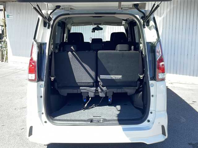 日産 セレナ ハイウェイスター V 長野県 2017(平29)年 7万km ブリリアントホワイトパール エマージェンシーブレーキ/純正メモリナビフルセグTV/両側パワースライドドア/ETC/ドライブレコーダー/純正16インチアルミ/クルーズコントロール/インテリジェントキー/ワンオーナー /保証書・取説/スペアキー