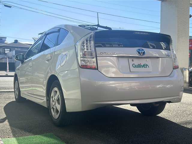 トヨタ プリウス S　LEDエディション 高知県 2010(平22)年 9万km ホワイトパールクリスタルシャイン ETC/アイドリングストップ/ナビ/Bluetooth接続/エンジンスタートボタン/スマートキー/フロアマット純正/ABS/盗難防止装置/LEDヘッドライト/エアバッグ　W+サイド