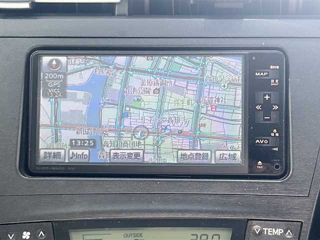 トヨタ プリウス S　LEDエディション 高知県 2010(平22)年 9万km ホワイトパールクリスタルシャイン ETC/アイドリングストップ/ナビ/Bluetooth接続/エンジンスタートボタン/スマートキー/フロアマット純正/ABS/盗難防止装置/LEDヘッドライト/エアバッグ　W+サイド