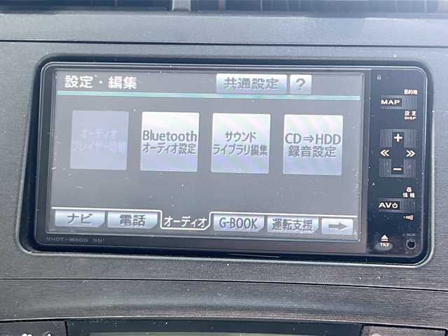 トヨタ プリウス S　LEDエディション 高知県 2010(平22)年 9万km ホワイトパールクリスタルシャイン ETC/アイドリングストップ/ナビ/Bluetooth接続/エンジンスタートボタン/スマートキー/フロアマット純正/ABS/盗難防止装置/LEDヘッドライト/エアバッグ　W+サイド