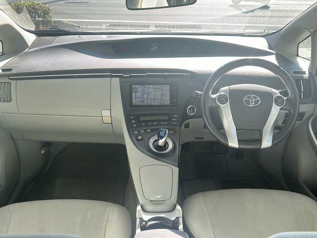 トヨタ プリウス S　LEDエディション 高知県 2010(平22)年 9万km ホワイトパールクリスタルシャイン ETC/アイドリングストップ/ナビ/・Bluetooth接続/エンジンスタートボタン/スマートキー/フロアマット純正/ABS/盗難防止装置/LEDヘッドライト/エアバッグ　W+サイド