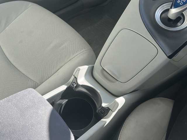 トヨタ プリウス S　LEDエディション 高知県 2010(平22)年 9万km ホワイトパールクリスタルシャイン ETC/アイドリングストップ/ナビ/・Bluetooth接続/エンジンスタートボタン/スマートキー/フロアマット純正/ABS/盗難防止装置/LEDヘッドライト/エアバッグ　W+サイド