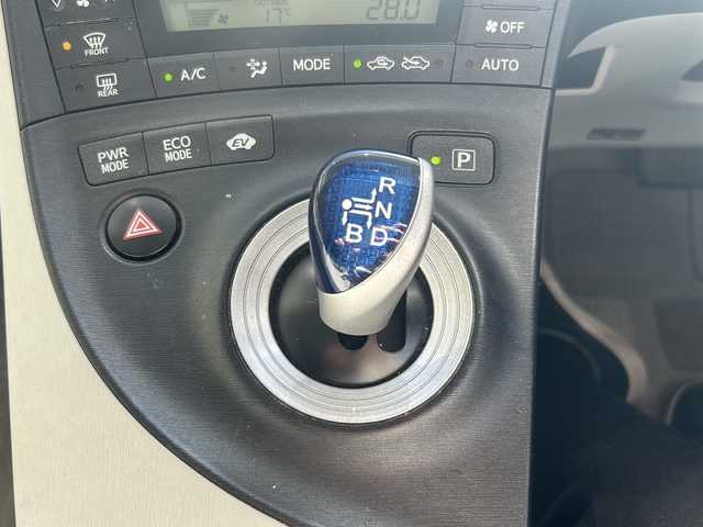 トヨタ プリウス S　LEDエディション 高知県 2010(平22)年 9万km ホワイトパールクリスタルシャイン ETC/アイドリングストップ/ナビ/・Bluetooth接続/エンジンスタートボタン/スマートキー/フロアマット純正/ABS/盗難防止装置/LEDヘッドライト/エアバッグ　W+サイド