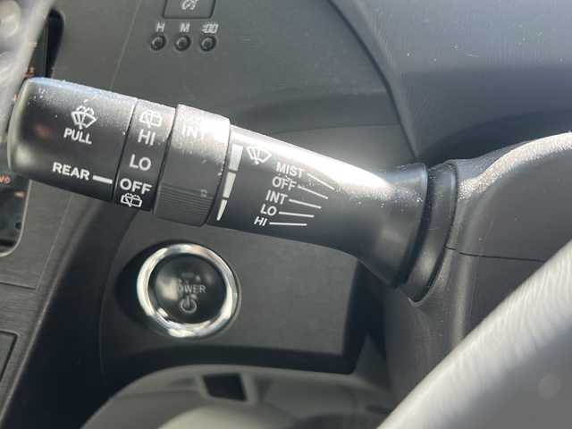 トヨタ プリウス S　LEDエディション 高知県 2010(平22)年 9万km ホワイトパールクリスタルシャイン ETC/アイドリングストップ/ナビ/・Bluetooth接続/エンジンスタートボタン/スマートキー/フロアマット純正/ABS/盗難防止装置/LEDヘッドライト/エアバッグ　W+サイド