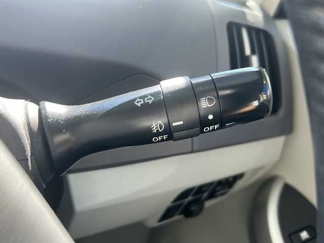 トヨタ プリウス S　LEDエディション 高知県 2010(平22)年 9万km ホワイトパールクリスタルシャイン ETC/アイドリングストップ/ナビ/・Bluetooth接続/エンジンスタートボタン/スマートキー/フロアマット純正/ABS/盗難防止装置/LEDヘッドライト/エアバッグ　W+サイド