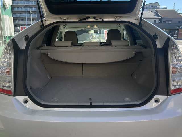 トヨタ プリウス S　LEDエディション 高知県 2010(平22)年 9万km ホワイトパールクリスタルシャイン ETC/アイドリングストップ/ナビ/・Bluetooth接続/エンジンスタートボタン/スマートキー/フロアマット純正/ABS/盗難防止装置/LEDヘッドライト/エアバッグ　W+サイド