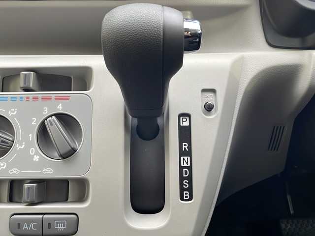 ダイハツ ミラ イース X リミテッド SAⅢ 青森県 2023(令5)年 0.4万km シャイニングホワイトパール 4WD/純正オーディオ/CD・AUX・iPod/スマートアシストIII/衝突回避支援ブレーキ/車線逸脱警報/オートハイビーム/LEDヘッドライト/オートライト/プライバシーガラス/電格ドアミラー/アイドリングストップ/リモコンキー/スペアキー