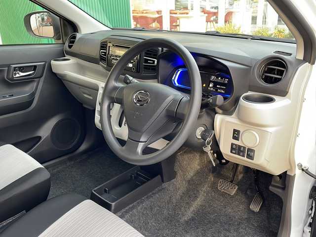 ダイハツ ミラ イース X リミテッド SAⅢ 青森県 2023(令5)年 0.4万km シャイニングホワイトパール 4WD/純正オーディオ/CD・AUX・iPod/スマートアシストIII/衝突回避支援ブレーキ/車線逸脱警報/オートハイビーム/LEDヘッドライト/オートライト/プライバシーガラス/電格ドアミラー/アイドリングストップ/リモコンキー/スペアキー