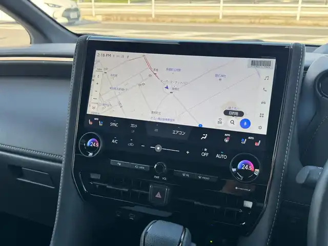 トヨタ アルファード Z 滋賀県 2024(令6)年 0.6万km プラチナホワイトパールマイカ ワンオーナー/サンルーフ/トヨタチームメイト/デジタルインナーミラー/ユニバーサルステップ/寒冷地仕様/13.2型有機ELフリップダウンモニター/ヘッドアップディスプレイ純正14インチディスプレイオーディオプラス/　コネクティッドナビ対応/　フルセグ Bluetooth AM FM USB/　AppleCarPlay アンドロイドオート ミラキャスト/パノラミックビューモニター(床下透過表示機能付)/アドバンストパーク+パーキングサポートブレーキ/アドバンストドライブ/パーキングサポートブレーキ/Toyota Safety Sense /プリクラッッシュセーフティー/緊急時操舵支援機能/フロントクロストラフィックアラート/レーンチェンジアシスト/レーントレーシングアシスト/レーンディパーチャーアラート/レーダークルーズコントロール/アダプティブハイビームシステム/ロードサインアシスト/ドライバー異常時対応システム/プリアクティブドライビングアシスト/発進遅れ告知機能/ブラインドスポットモニター/純正18インチアルミ/純正フロアマット/スマートキー×2/プッシュスタート/