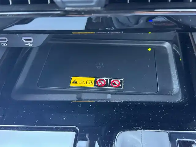 トヨタ アルファード Z 滋賀県 2024(令6)年 0.6万km プラチナホワイトパールマイカ ワンオーナー/サンルーフ/トヨタチームメイト/デジタルインナーミラー/ユニバーサルステップ/寒冷地仕様/13.2型有機ELフリップダウンモニター/ヘッドアップディスプレイ純正14インチディスプレイオーディオプラス/　コネクティッドナビ対応/　フルセグ Bluetooth AM FM USB/　AppleCarPlay アンドロイドオート ミラキャスト/パノラミックビューモニター(床下透過表示機能付)/アドバンストパーク+パーキングサポートブレーキ/アドバンストドライブ/パーキングサポートブレーキ/Toyota Safety Sense /プリクラッッシュセーフティー/緊急時操舵支援機能/フロントクロストラフィックアラート/レーンチェンジアシスト/レーントレーシングアシスト/レーンディパーチャーアラート/レーダークルーズコントロール/アダプティブハイビームシステム/ロードサインアシスト/ドライバー異常時対応システム/プリアクティブドライビングアシスト/発進遅れ告知機能/ブラインドスポットモニター/純正18インチアルミ/純正フロアマット/スマートキー×2/プッシュスタート/